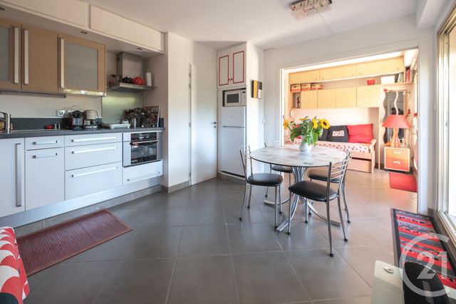 Appartement à vendre - 2 pièces - 27.76 m2 - LE LAVANDOU - 83 - PROVENCE-ALPES-COTE-D-AZUR - Century 21 Net-Immo Agency